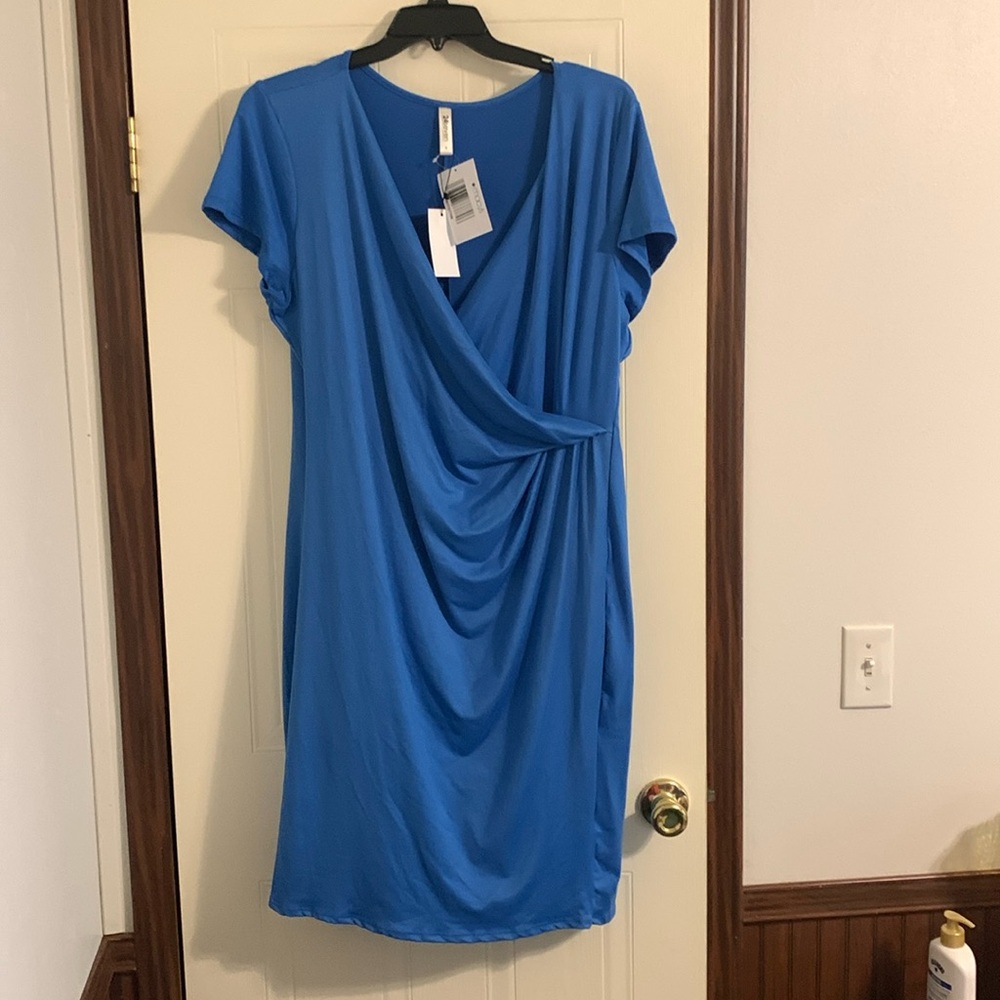 V-neck casual dress